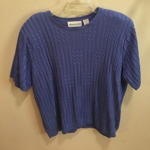 Light weight short sleeve sweater